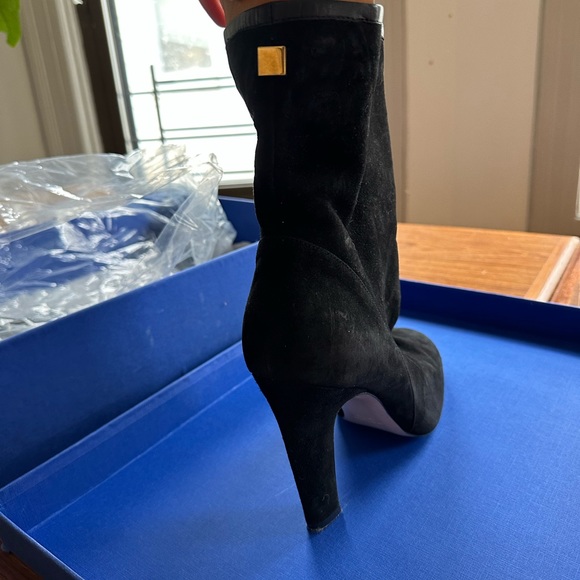 Mid calf Black healed Suede Stuart Weitzman boots - Picture 2 of 7